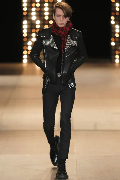 Look 22